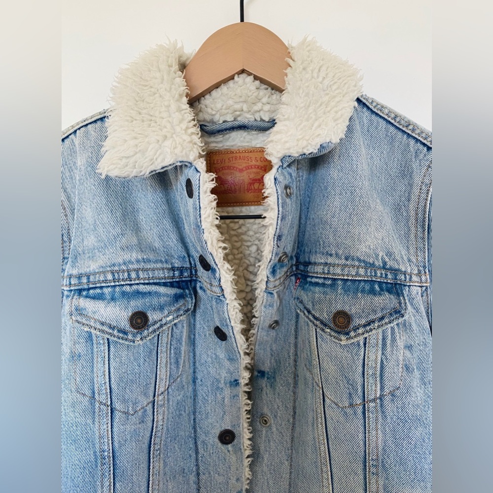 “Levi’s Jean Jacket with Faux Fur Lining, Size XS